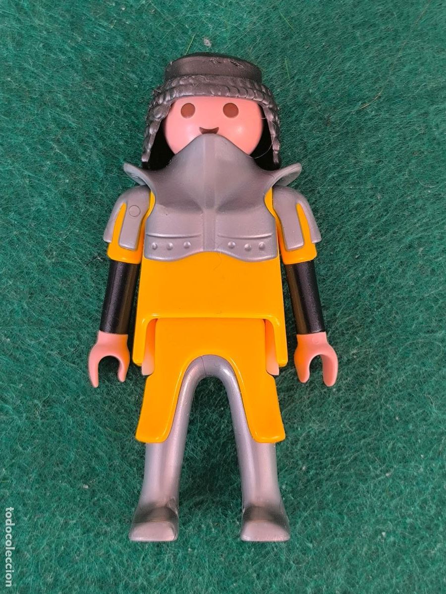 Playmobil: playmobil figura caballero medieval amarillo antracita plateado castillo torneo vikingos b&aacute;rbaros