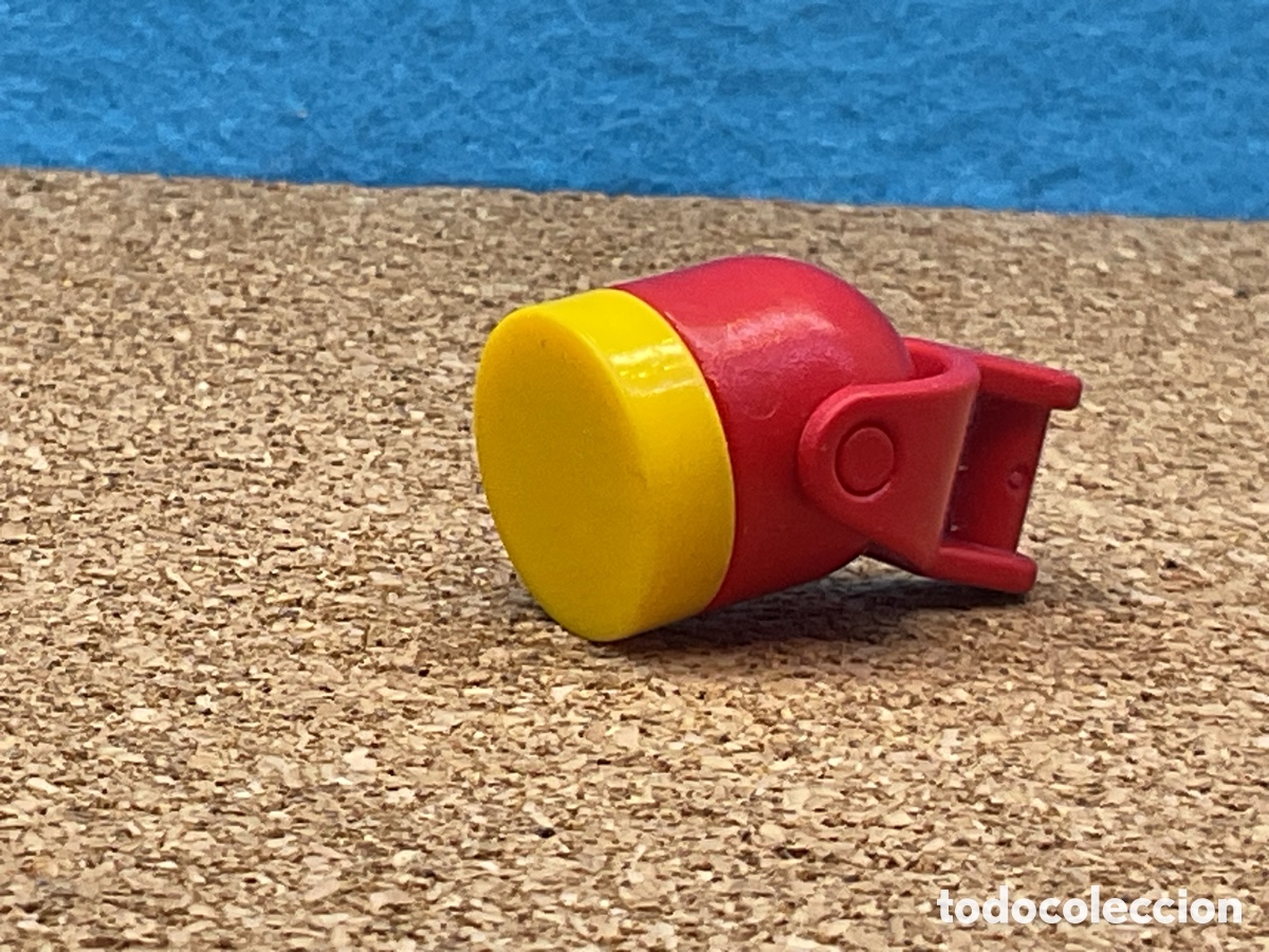 Playmobil: ACCESORIO PLAYMOBIL. FOCO ROJO CON LUZ AMARILLA. REF VEHICULO POLICIA.