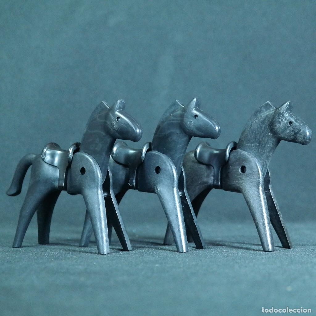 Playmobil: Playmobil tres caballos negros ☼