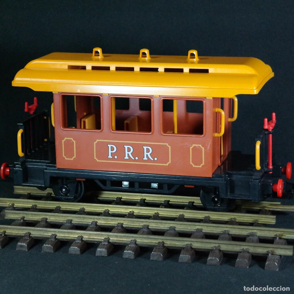 Playmobil: Playmobil vagon Pensilvania R.R. ref.4120 con peque&ntilde;o detalle y 2 vias rectas de metal ☼