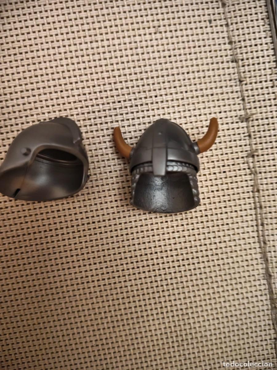 Playmobil: 2 cascos playmobil. Diferentes.