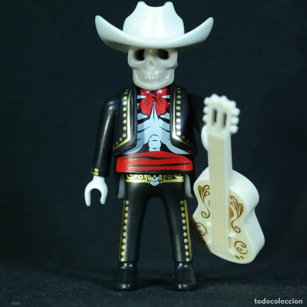 Playmobil: Playmobil esqueleto con guitarra ☼