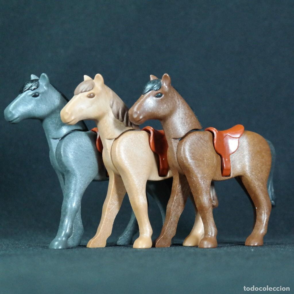 Playmobil: Playmobil tres caballos ☼