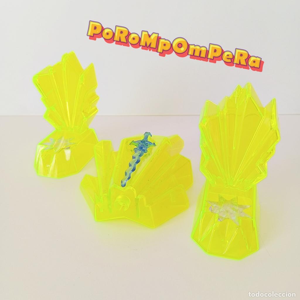 Playmobil: PLAYMOBIL LOTE TRONO AMARILLO NE&Oacute;N + ESPADA AZUL TRASL&Uacute;CIDA TEMPLO JUNGLA 3841 CG3