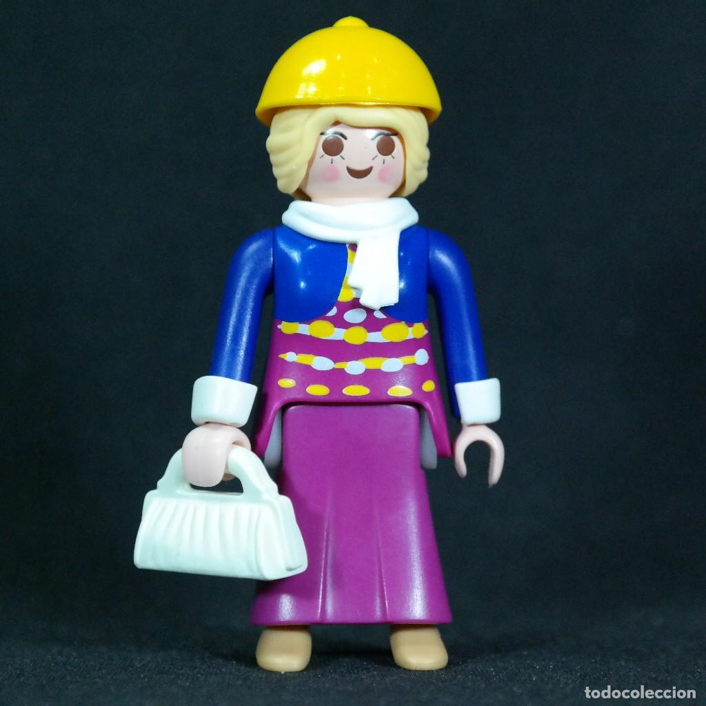 Playmobil: Playmobil mujer con bufanda ☼