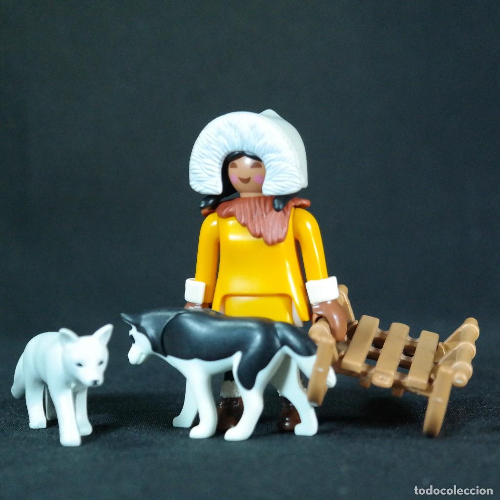 Playmobil: Playmobil mujer esquimal con perro, marta y treneo ☼