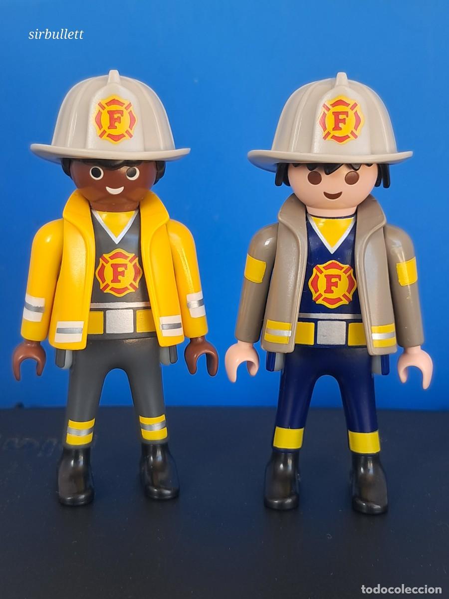 Playmobil: Dos figuras bomberos playmobil. Ciudad acci&oacute;n emergencias