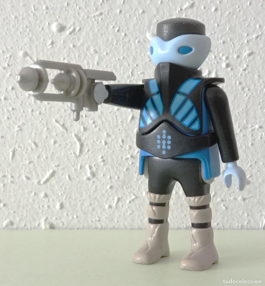 Playmobil: PLAYMOBIL. EXTRATERRESTRE/ALIEN&Iacute;GENA AZUL, CON PISTOLA DESINTEGRADORA (2010)