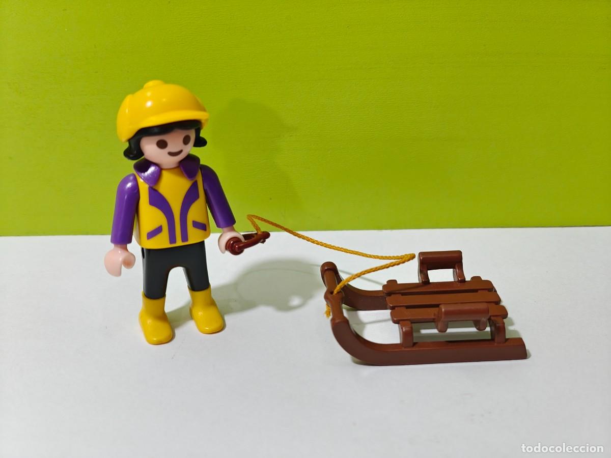 Playmobil: playmobil figura ni&ntilde;a con trineo, invierno, monta&ntilde;a, nieve, estaci&oacute;n esqu&iacute;, parque, city...