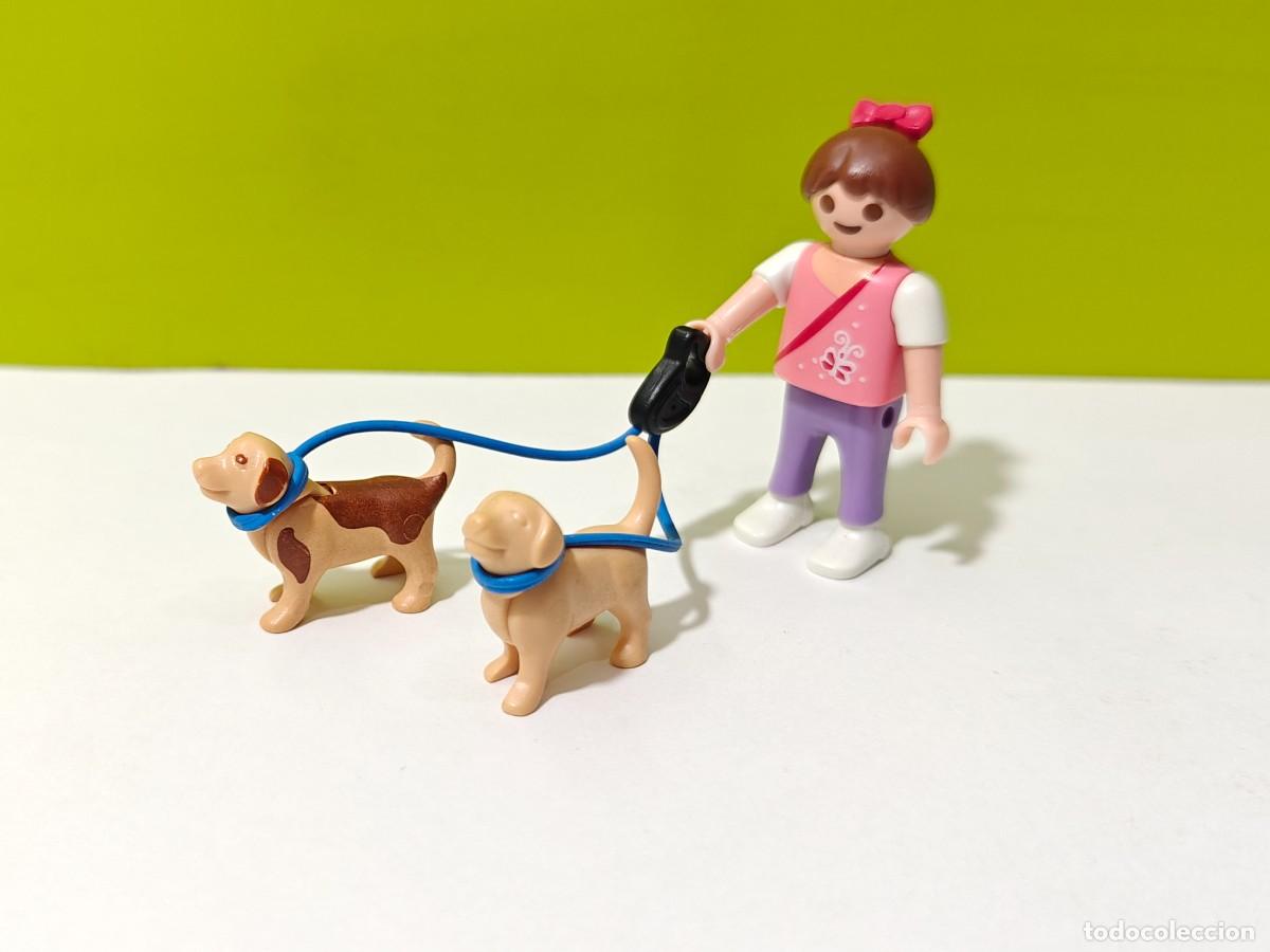 Playmobil: playmobil figura ni&ntilde;a con dos animales-perros, parque, paseo, playa, colegio, jard&iacute;n, casa.