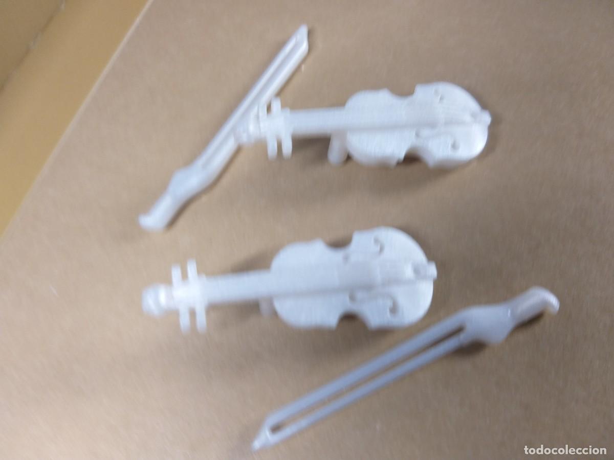 Playmobil: PLAYMOBIL - X2 VIOLINES.