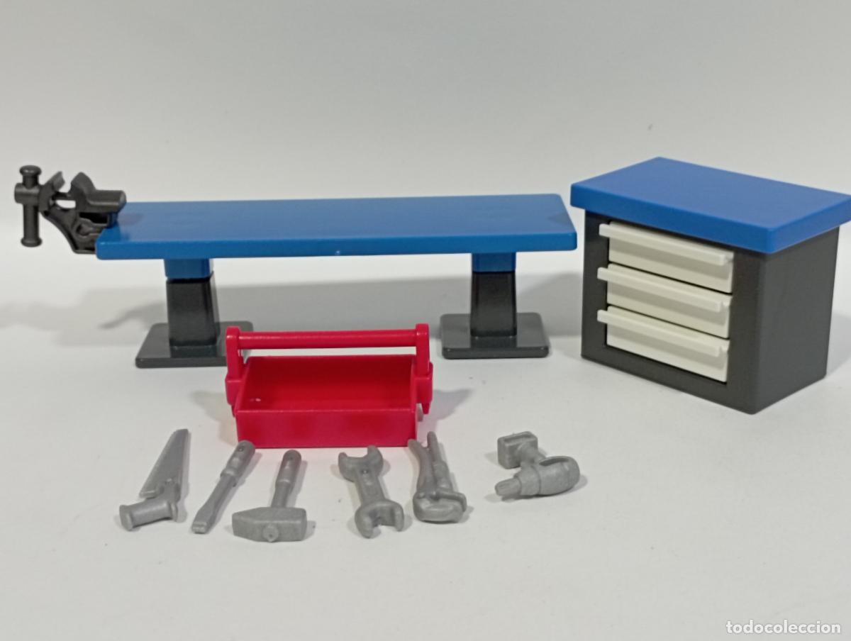 Playmobil: PLAYMOBIL MESA DE TRABAJO CON TORNILLO ,ARMARIO Y CAJA DE HERRAMIENTAS