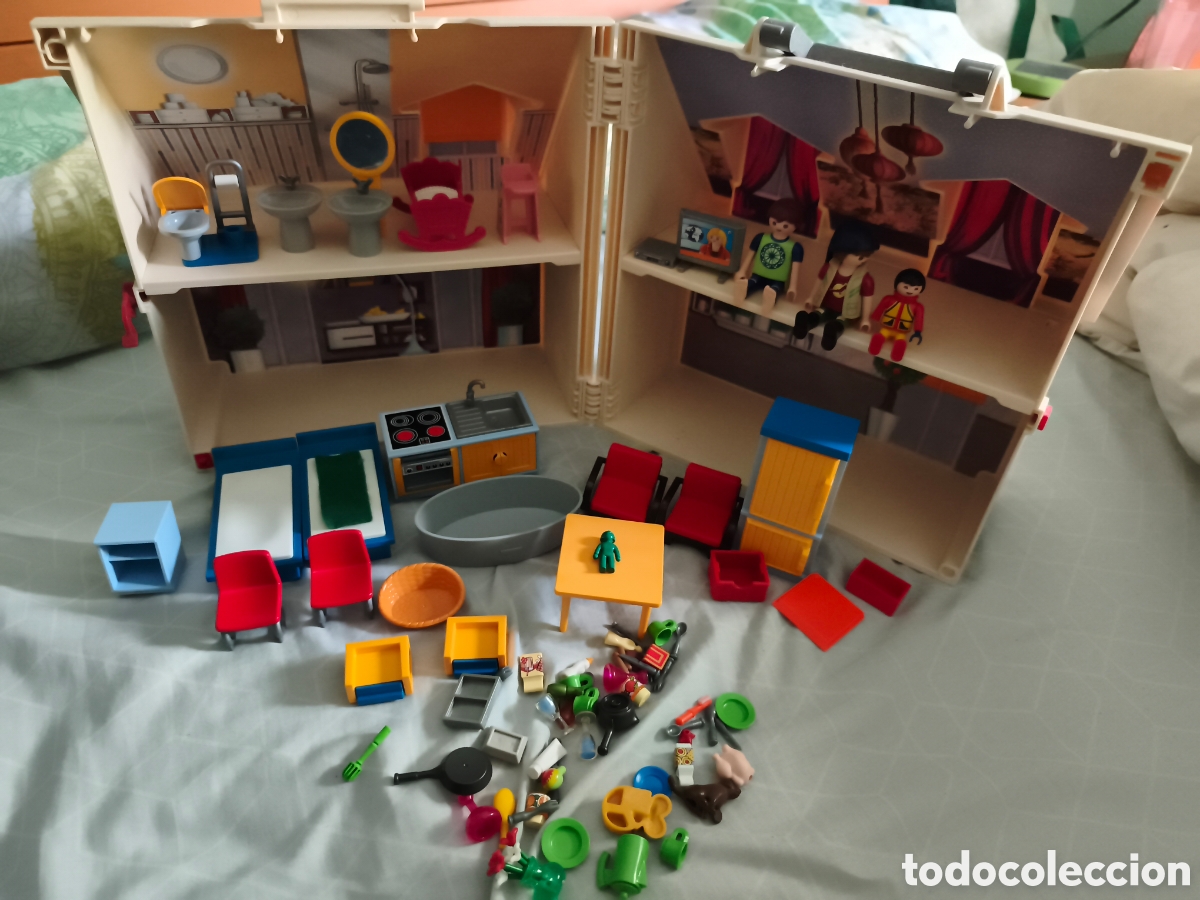 Playmobil: CASA PLAYMOBIL CONMMUEBLES Y MUCHOS ACCESORIOS .