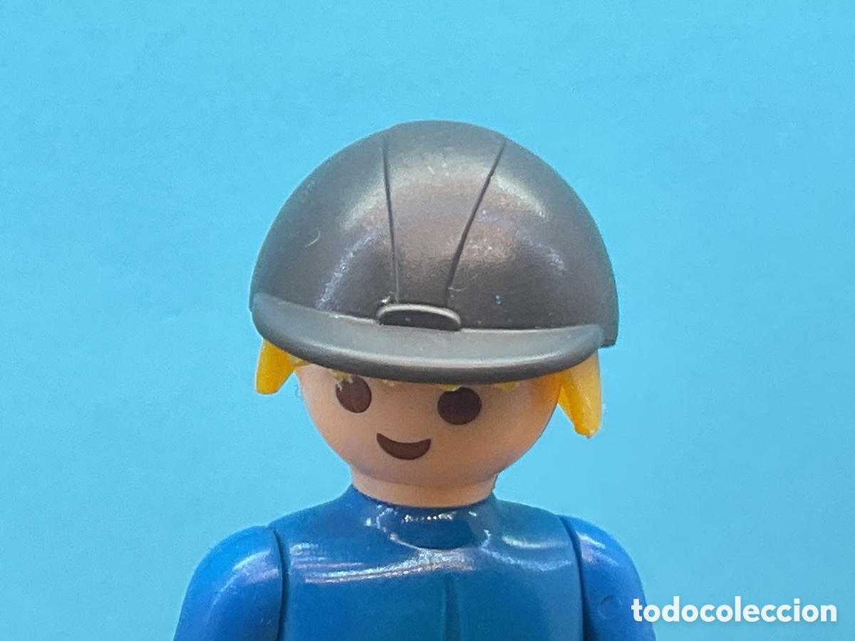 Playmobil: ACCESORIO PLAYMOBIL. GORRA , CASCO COLOR GRISACEO. HIPICA EQUITACION CARRERAS, ETC