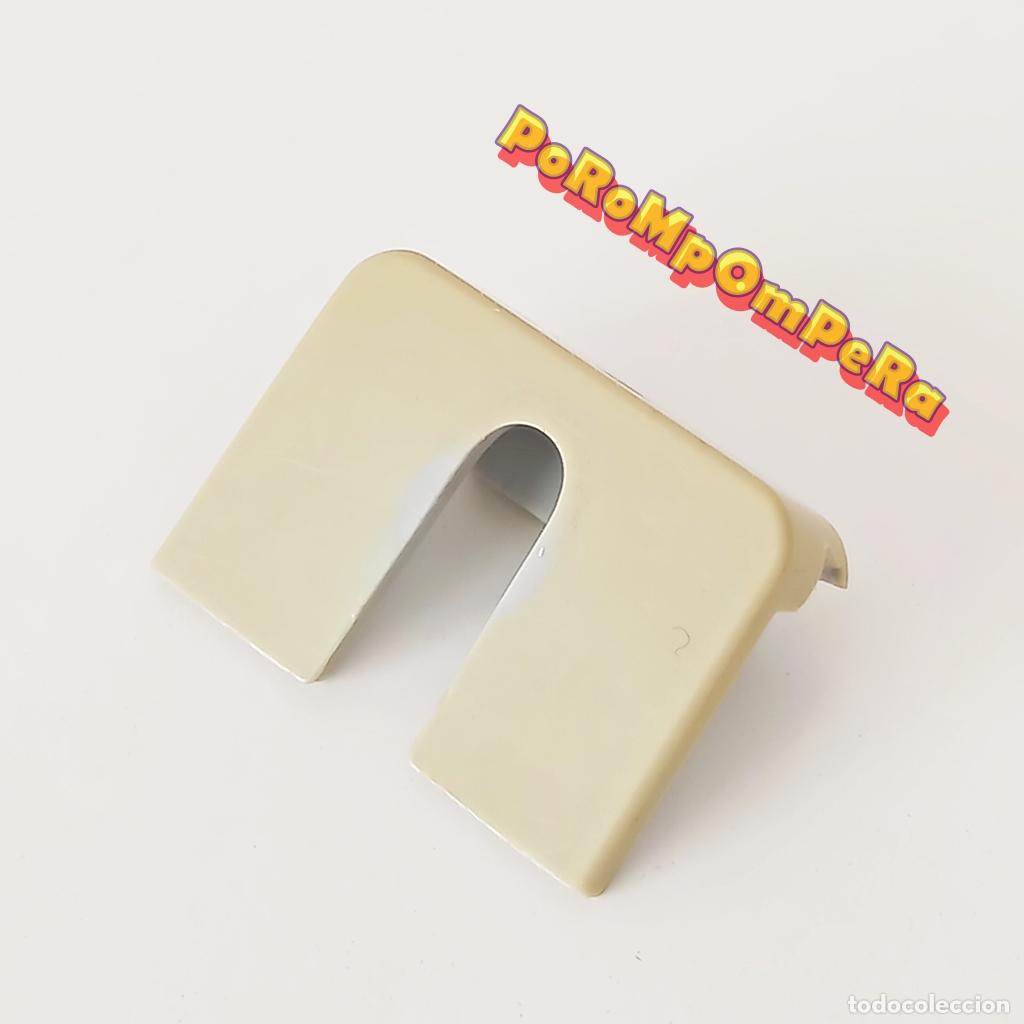 Playmobil: PLAYMOBIL PIEZA GRIS ENGANCHE VOLANTE VEH&Iacute;CULO 1&ordf; &Eacute;POCA COCHE CAMI&Oacute;N BARCO LANCHA M8