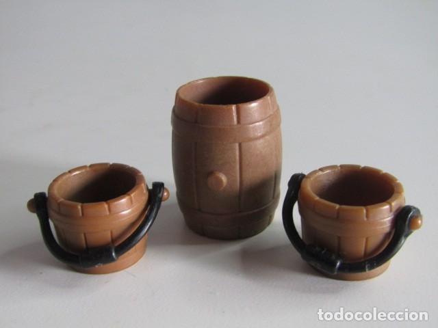 Playmobil: DIFICIL LOTE DE BARRIL MADERA Y CUBOS OESTE O CASTILLO MEDIEVAL PLAYMOBIL