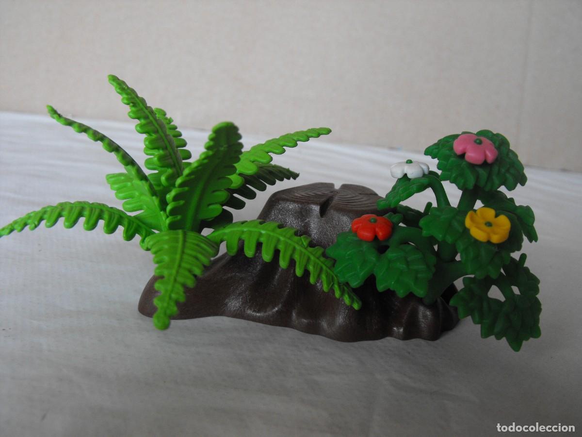 Playmobil: PLAYMOBIL. Tronco de &aacute;rbol con plantas y flores.