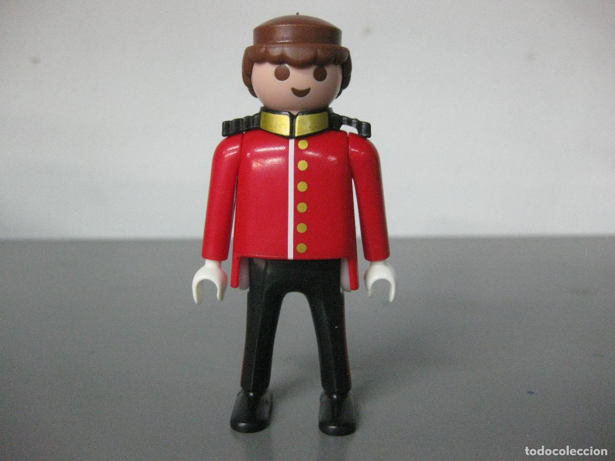 Playmobil: PLAYMOBIL FIGURA GUARDIA REAL INGLES ROYAL GUARD PANTALON RALLAS ROJAS