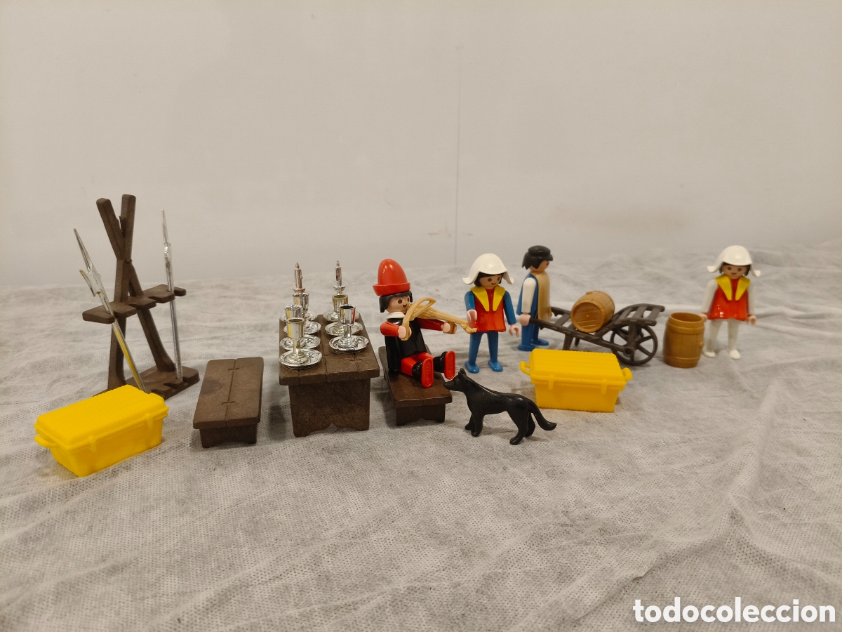 Playmobil: Lote mu&ntilde;ecos y accesorios Posada Playmobil 3448