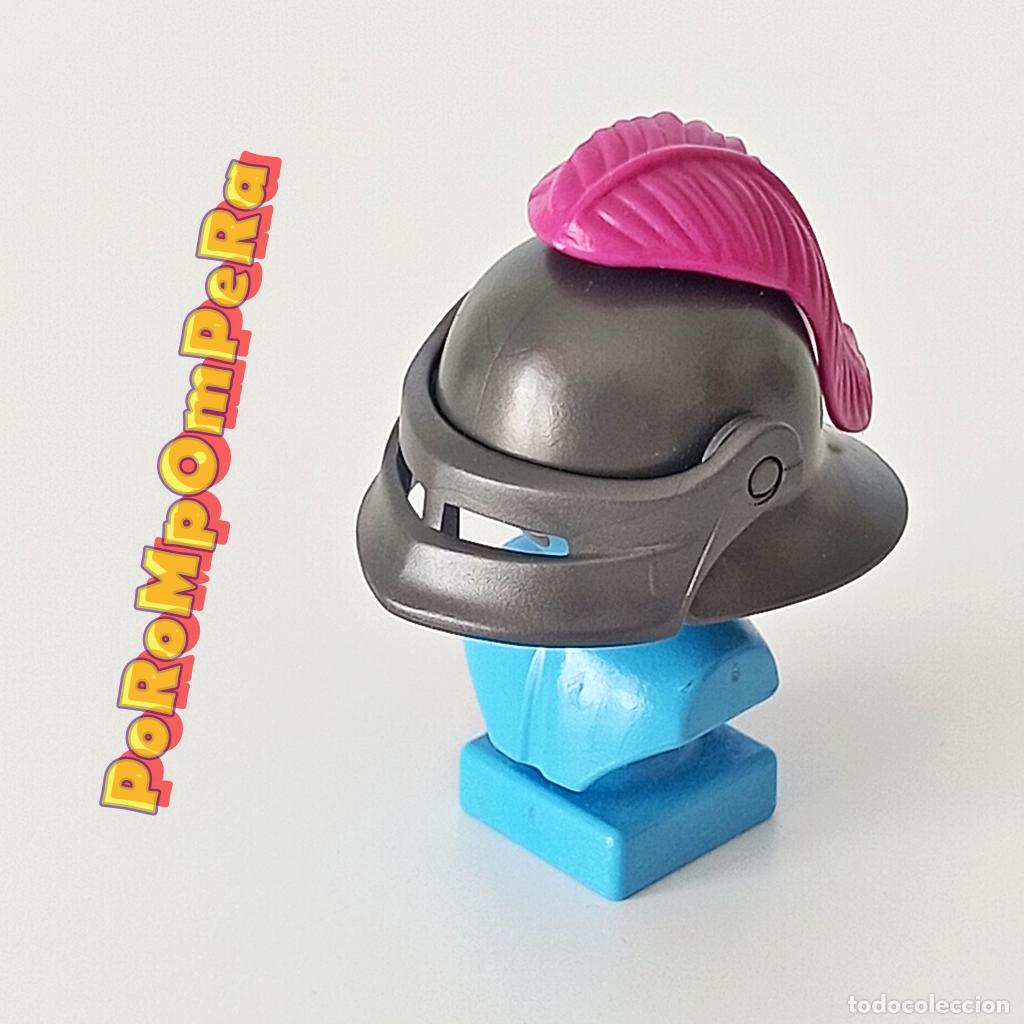 Playmobil: PLAYMOBIL CASCO METALIZADO OSCURO CON PLUMA MORADA VISERA CABALLERO MEDIEVAL YELMO i5