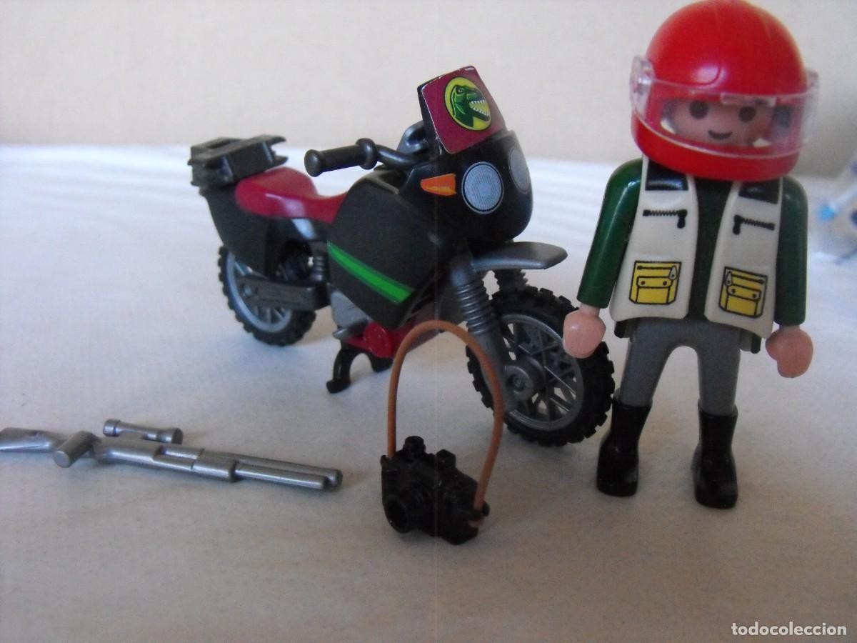 Playmobil: PLAYMOBIL. Motorista de expedici&oacute;n de dinosaurios. De la ref. 5237.
