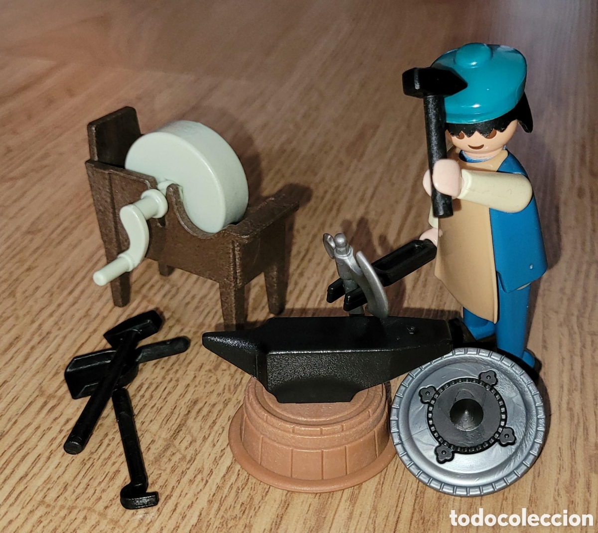 Playmobil: Playmobil Herrero Medieval Cl&aacute;sico con Accesorios