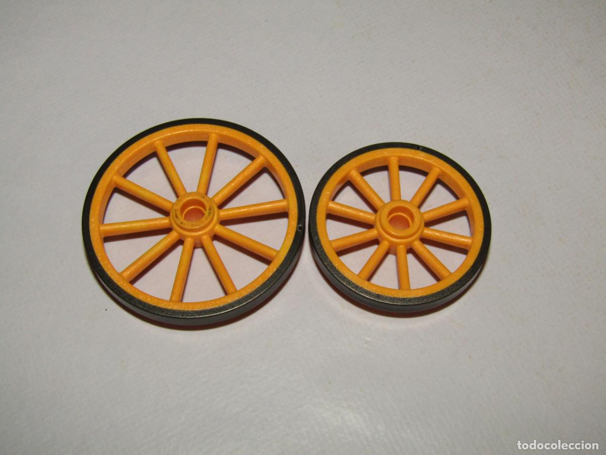 Playmobil: Pareja de Ruedas Grande y Peque&ntilde;as de Carretas Originales de PLAYMOBIL