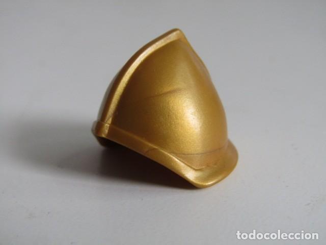 Playmobil: DIFICIL CASCO DORADO DE GUERRERO MEDIEVAL ESPECIAL ANTIGUO PLAYMOBIL