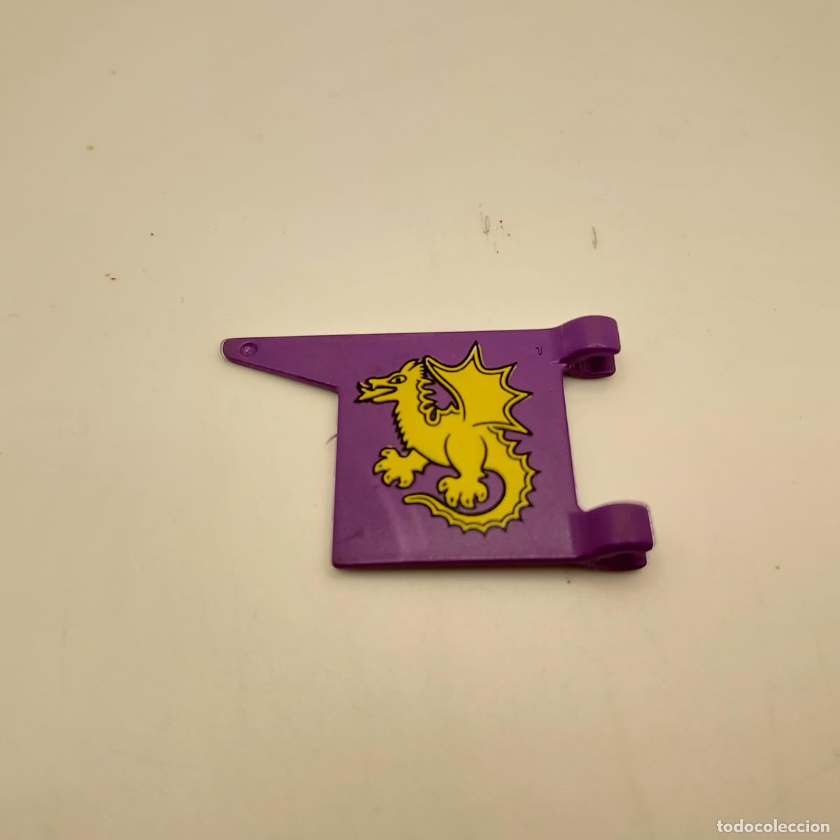 Playmobil: PLAYMOBIL SEGUNDA MANO BANDERA MORADA MEDIEVAL SOLDADO DRAGON AMARILLO