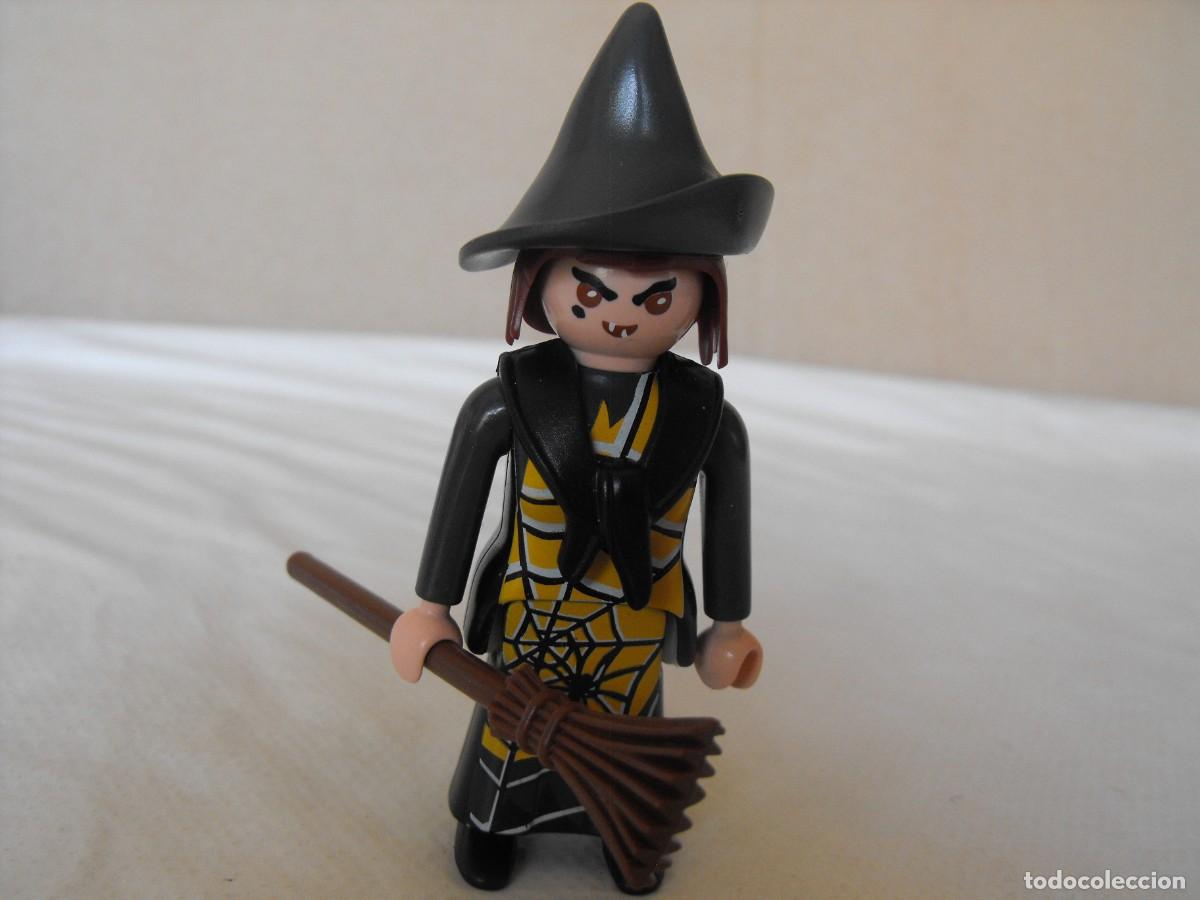 Playmobil: PLAYMOBIL. Figura de bruja con escoba.