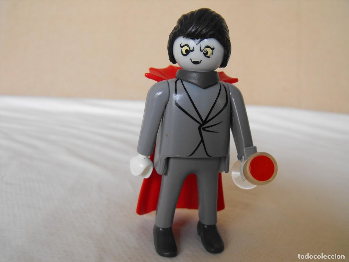 Playmobil: PLAYMOBIL. Figura de dracula. - Foto 1