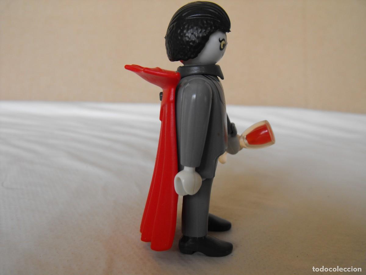 Playmobil: PLAYMOBIL. Figura de dracula. - Foto 2
