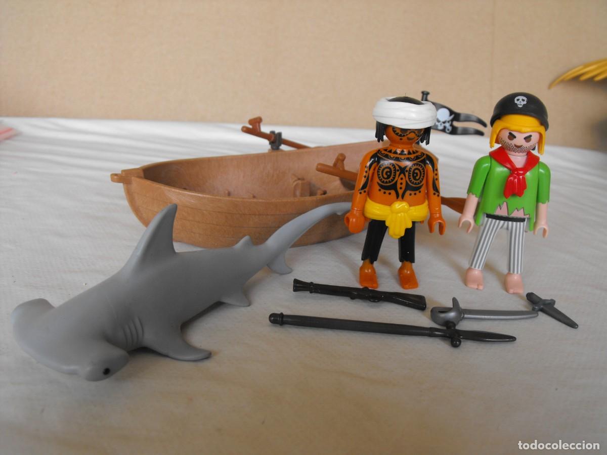 Playmobil: PLAYMOBIL. Barca pirata con tibur&oacute;n martillo. Ref. 70493.