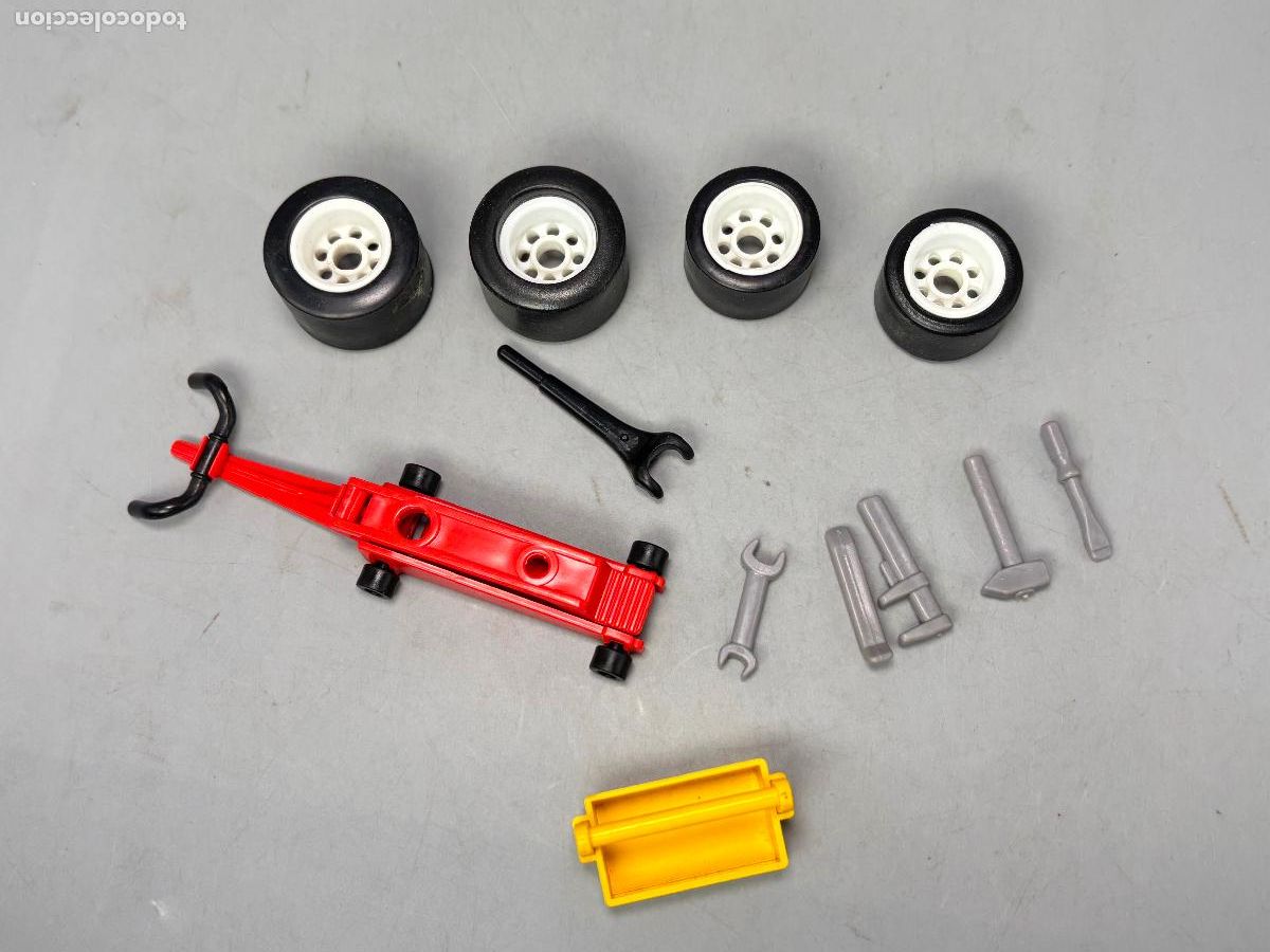 Playmobil: Playmobil 3147 3520 herramienta y neum&aacute;ticos de reserva formula 1