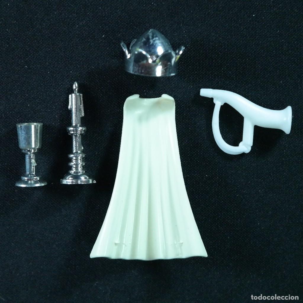 Playmobil: Playmobil capa blanca primera epoca con coroma cromada en excelente estado con trompeta ☼