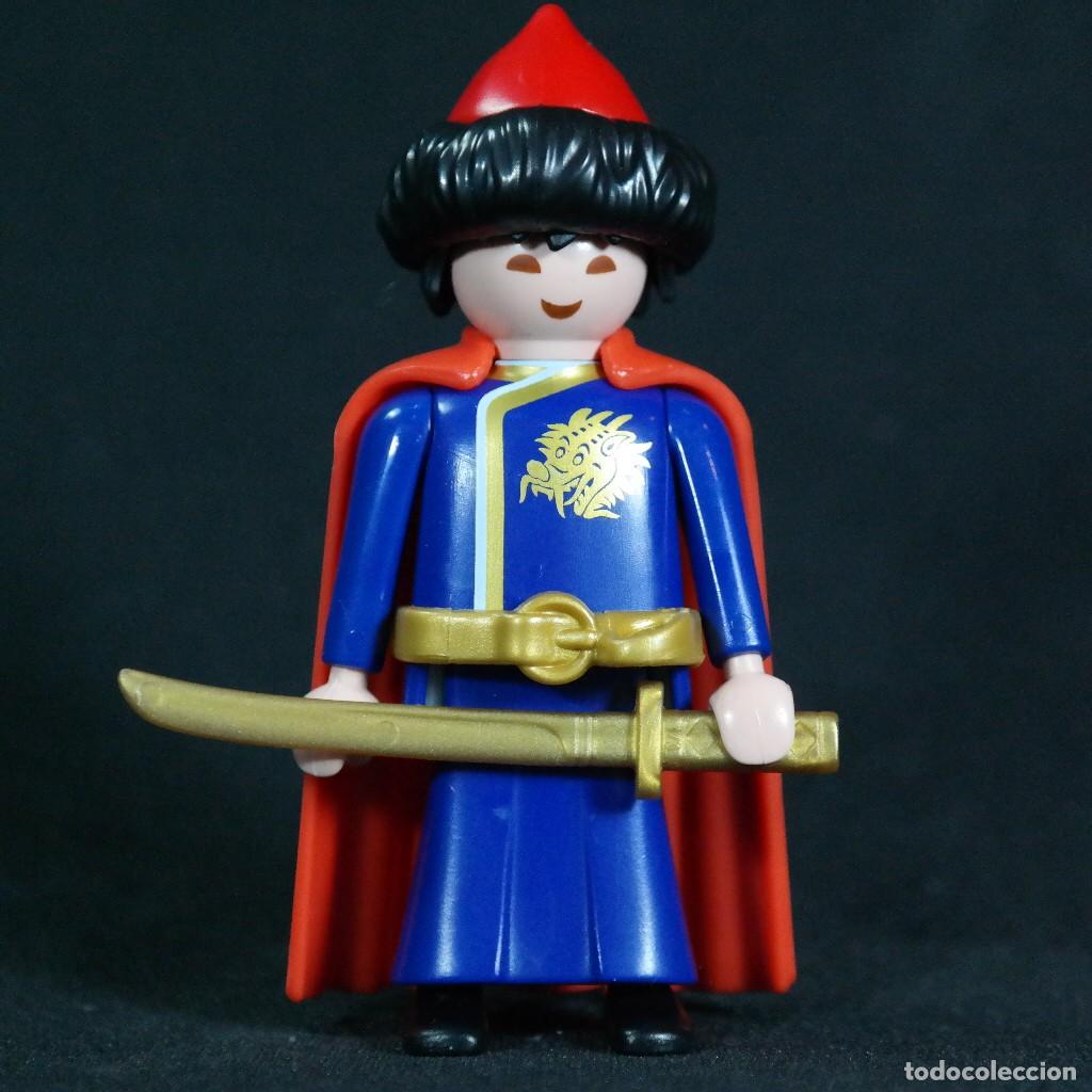 Playmobil: Playmobil chino con capa ☼