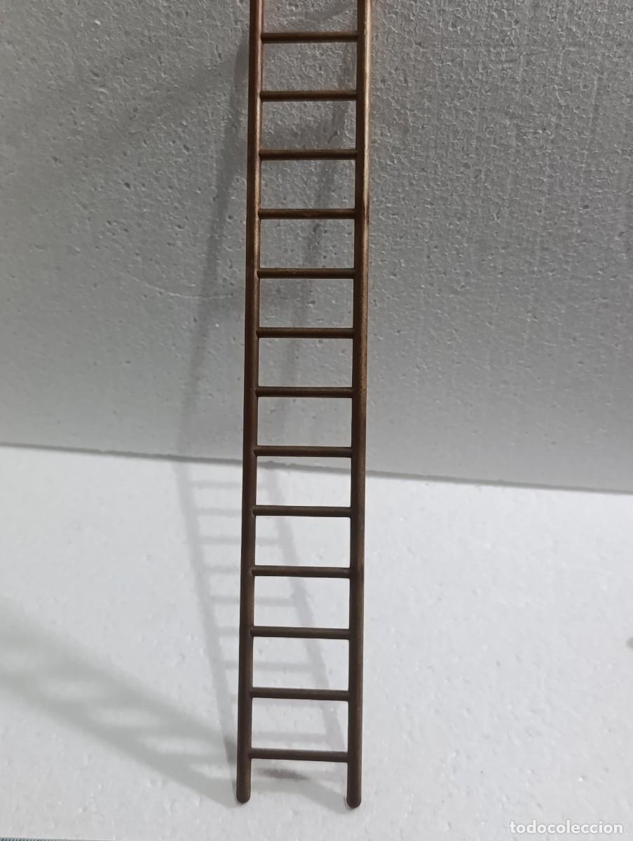 Playmobil: ESCALERA MARRON 22 CM. - PLAYMOBIL - FIGURA - ANIMAL - COMPLEMENTO - OESTE -