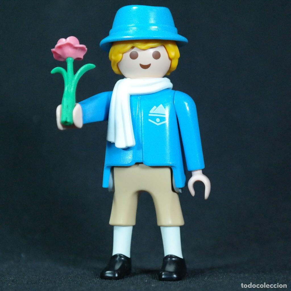 Playmobil: Playmobil hombre con bufanda y rosa ☼