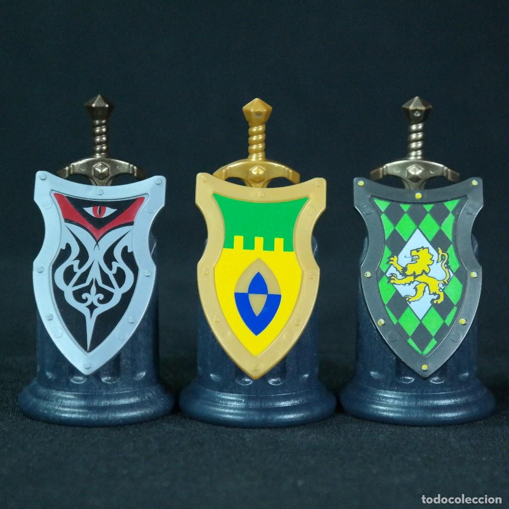 Playmobil: Playmobil tres piedras con escudos y espadas ☼
