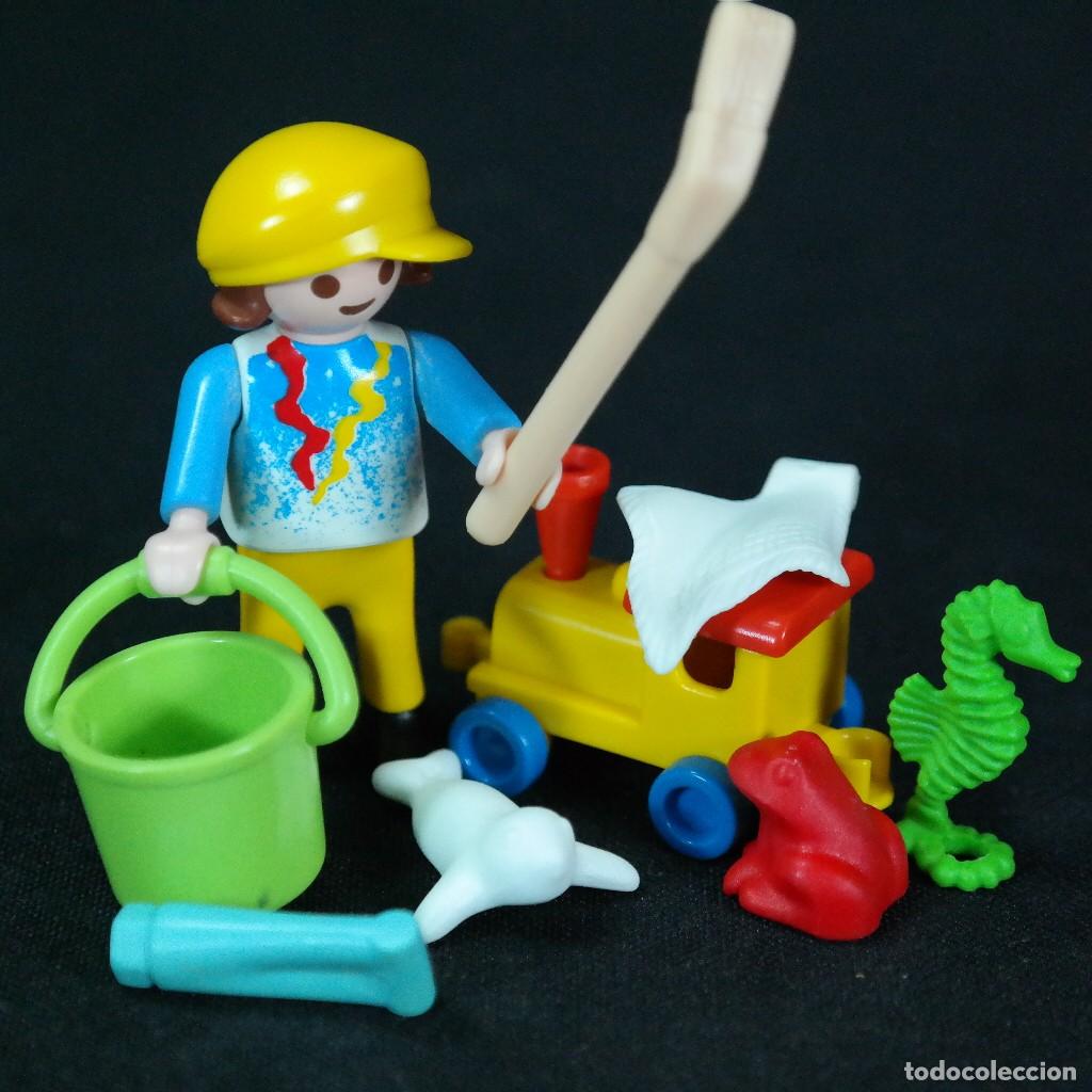 Playmobil: Playmobil ni&ntilde;a con juguetes ☼