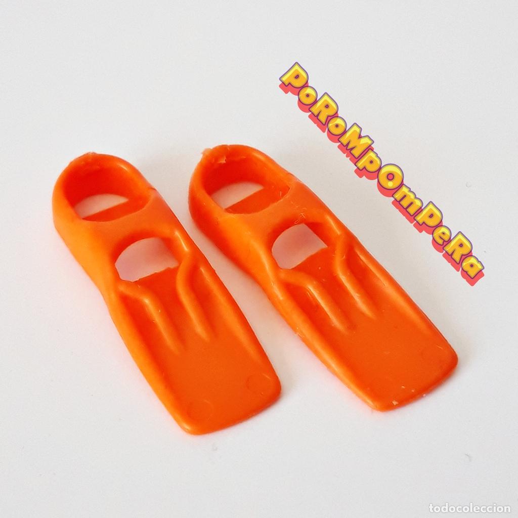 Playmobil: PLAYMOBIL PAREJA ALETAS NARANJA PARA NI&Ntilde;O 9085 BUCEO BUZO INFANTIL PLAYA L7
