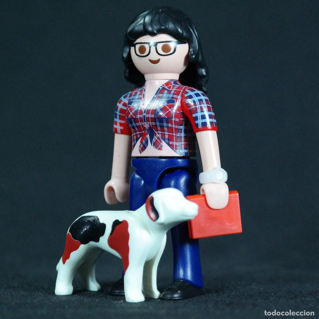 Playmobil: Playmobil mujer con libro y perro ☼