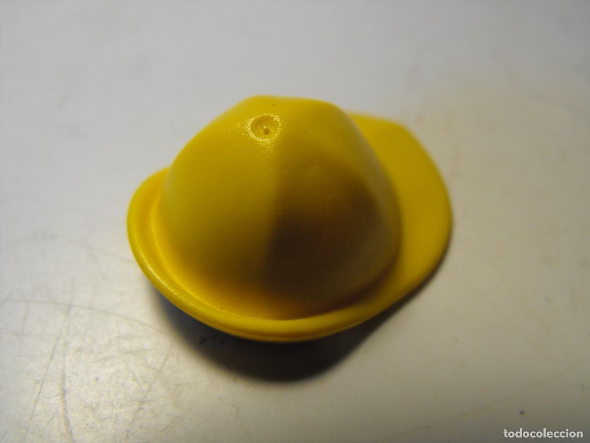 Playmobil: PLAYMOBIL. Sombrero impermeable de pescador. Primera &eacute;poca.