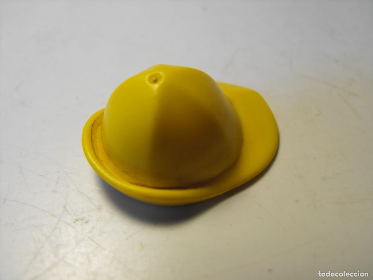 Playmobil: PLAYMOBIL. Sombrero impermeable de pescador. Primera &eacute;poca.