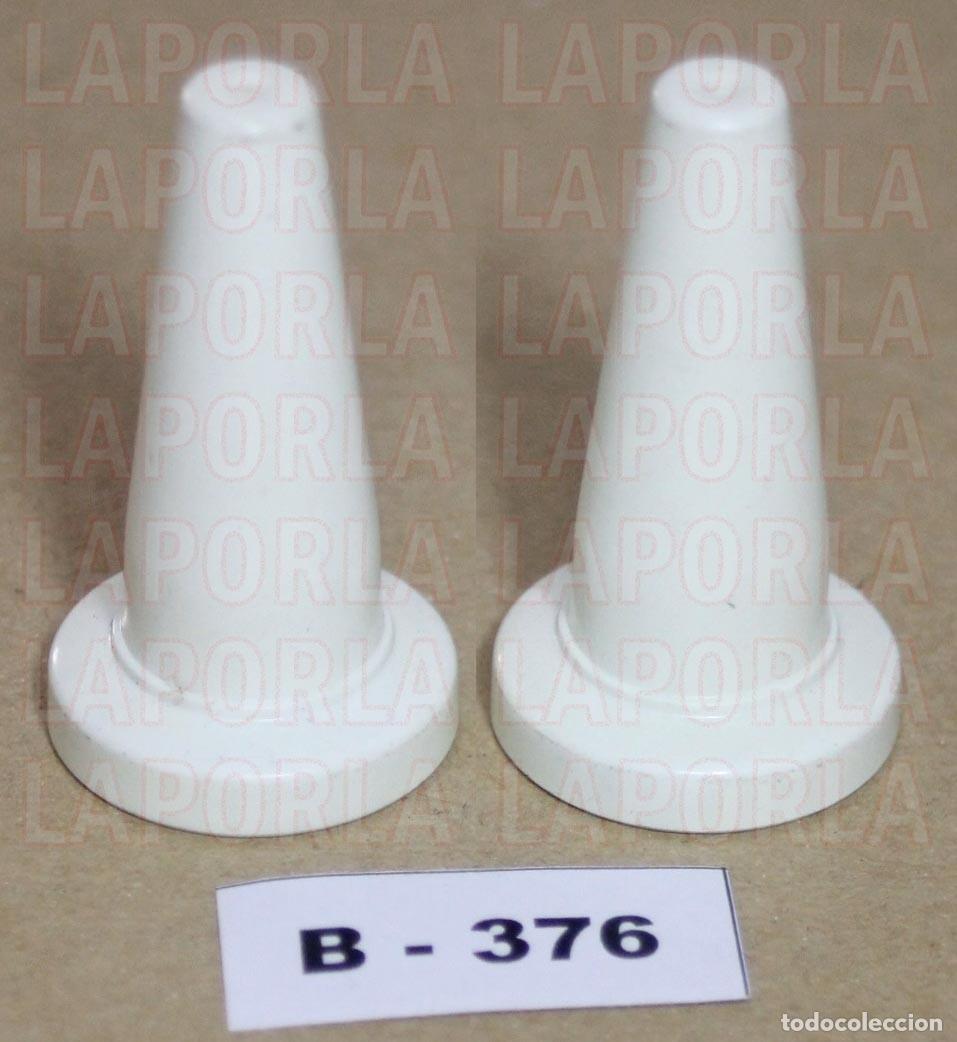 Playmobil: PLAYMOBIL 2 CONOS GRANDES BLANCOS - TR&Aacute;FICO SE&Ntilde;ALIZACI&Oacute;N (B-376)