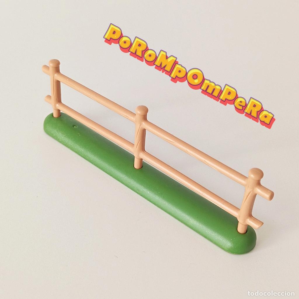 Playmobil: PLAYMOBIL BASE ALARGADA VERDE CON VALLA BEIGE CESPED CERCADO GRANJA OESTE VEGETACI&Oacute;N CG6A