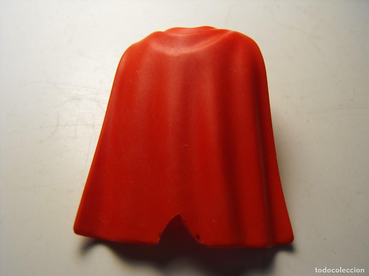 Playmobil: PLAYMOBIL. Capa roja larga.