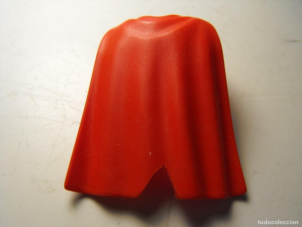 Playmobil: PLAYMOBIL. Capa roja larga.