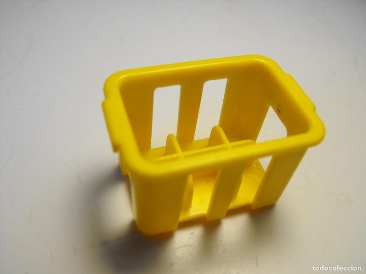 Playmobil: PLAYMOBIL. Caja de cerveza o refrescos.