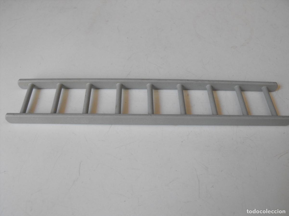 Playmobil: PLAYMOBIL. Escalera gris.
